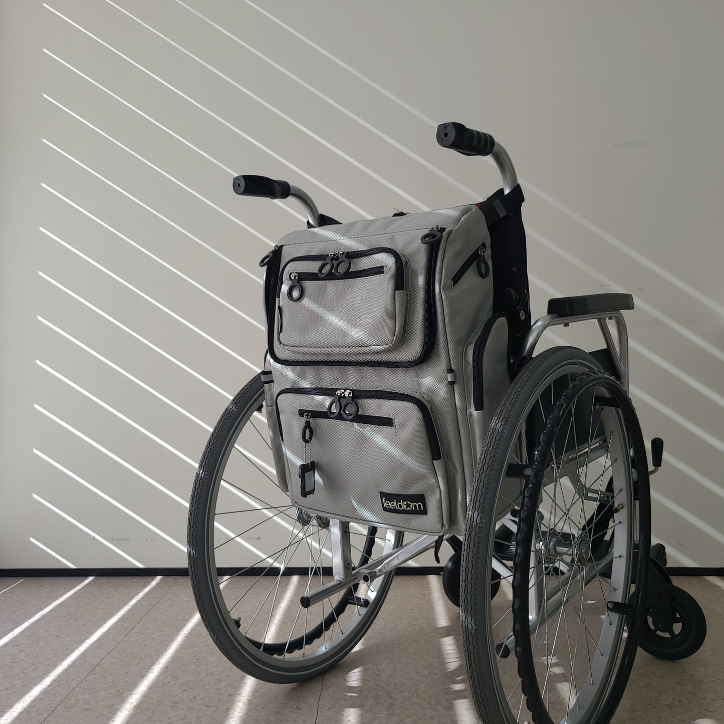STAR / FT - Feeding Tube-Compatible Deluxe Wheelchair Bag
