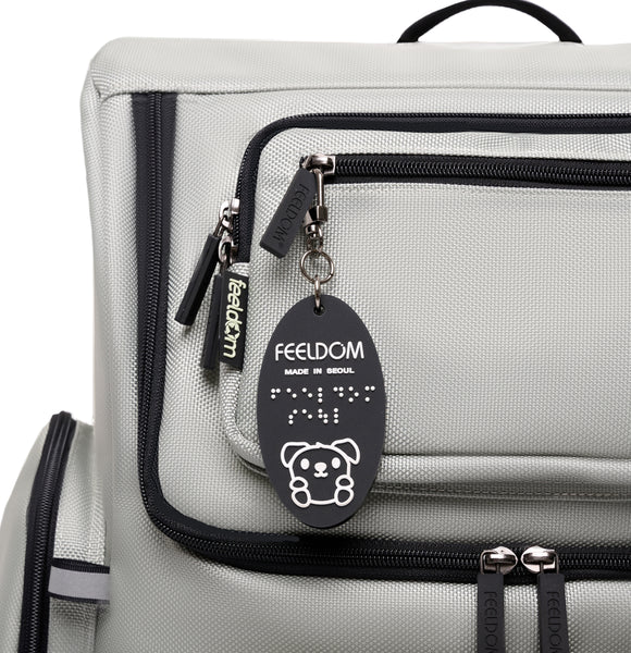 Close up of the front upper pocket on Star silver. The black trim and the silver ballistic nylon looks ultra-modern.